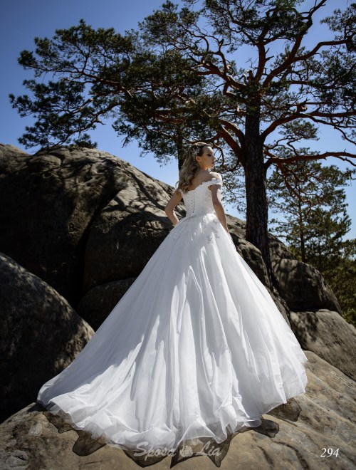 https://www.sposa-lia.com/images/stories/virtuemart/product/294      (3).jpg